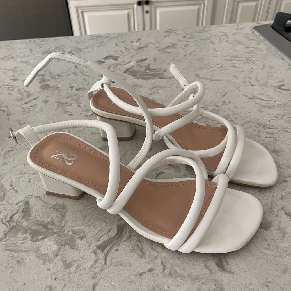 White low heels, sandal Strappy heels 6.5